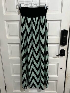 Women's Black and Mint Chevron Maxi Skirt